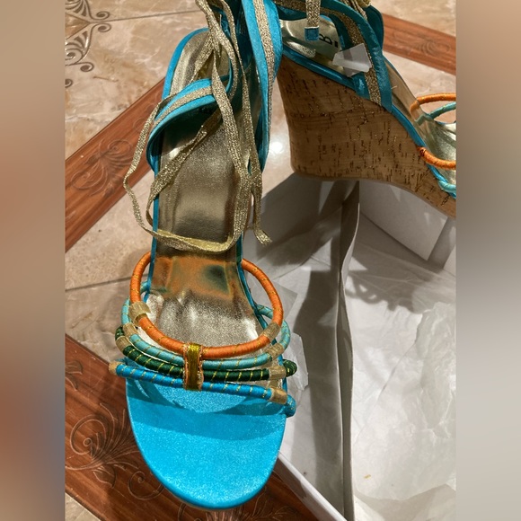 Multi-Color Platform Sandals - Picture 3 of 8